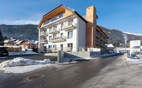 Apartment With Ski Bus On The Doorstep